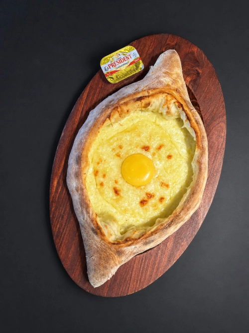 Adjarian khachapuri